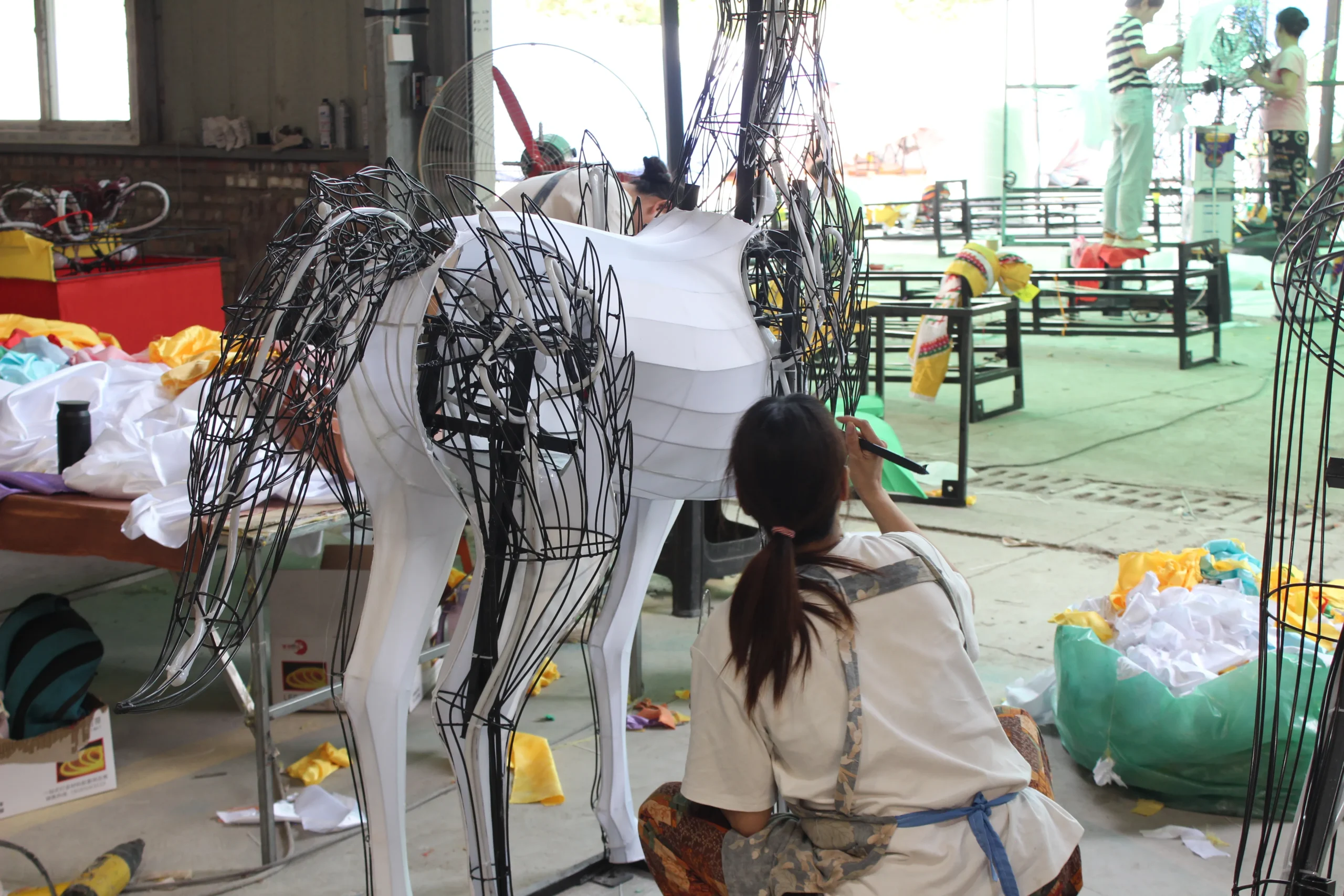 Wrapping frame with flame-retardant silk fabric
