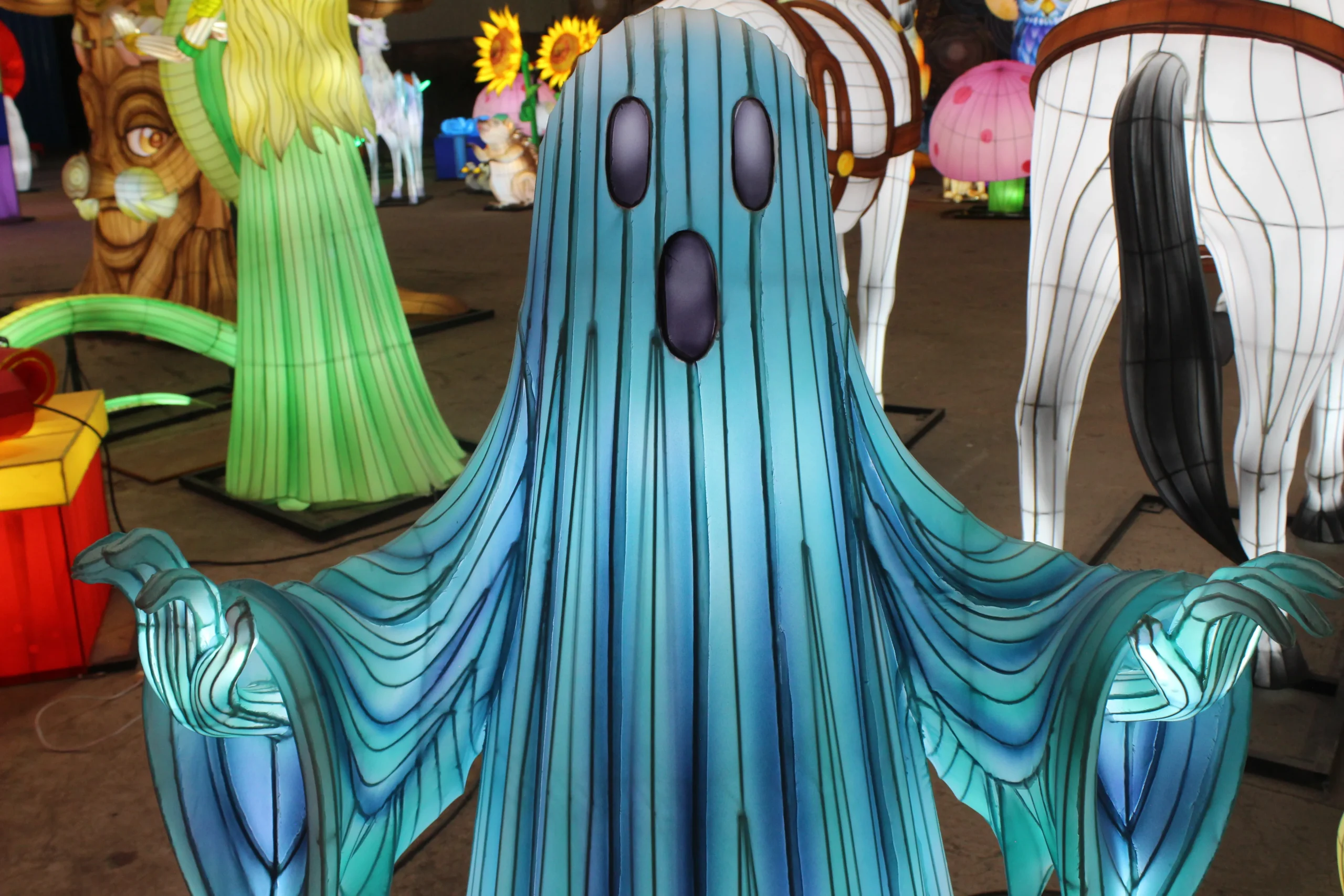 halloween ghost lanterns