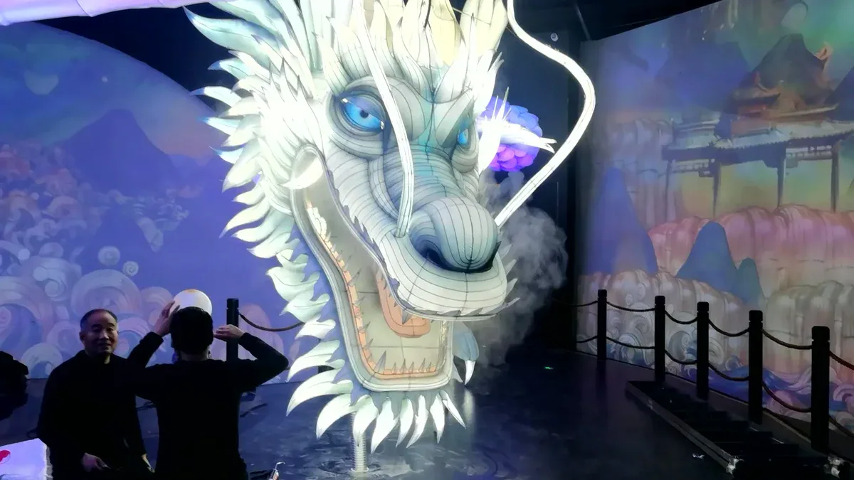 interactive indoor animatronic dragon display with lighting