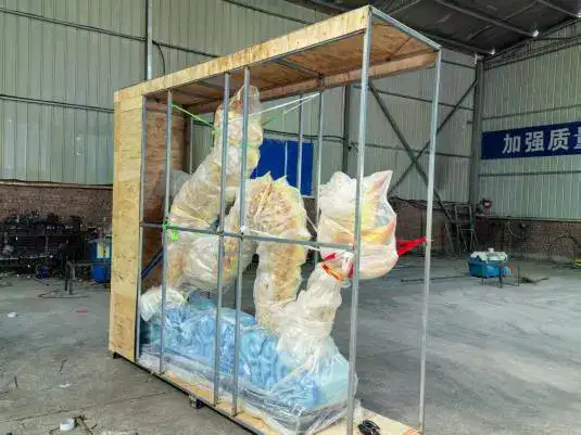 how custom lantern displays are made and packed